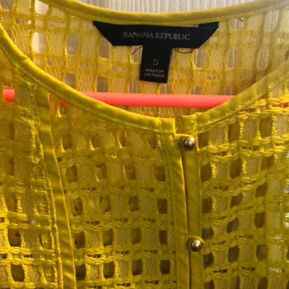 Chartreuse blouse - Picture 2 of 4